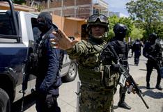 Militares desarman a la policía de Acapulco por sospechas de criminales infiltrados