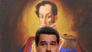Maduro viaja a China para buscar apoyo tras caída del petróleo