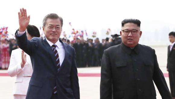 Moon Jae-in y Kim Jong-un se han reunido en tres ocasiones este año, dejando de lado décadas tensiones entre el norte y el sur. (Foto: EFE)