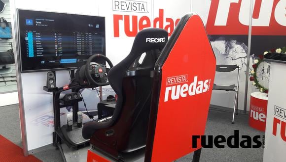 En el stand de Ruedas&Tuercas puedes convertirte en piloto y batir un récord de vuelta. ¿Te animas? (foto: Ruedas&Tuercas)