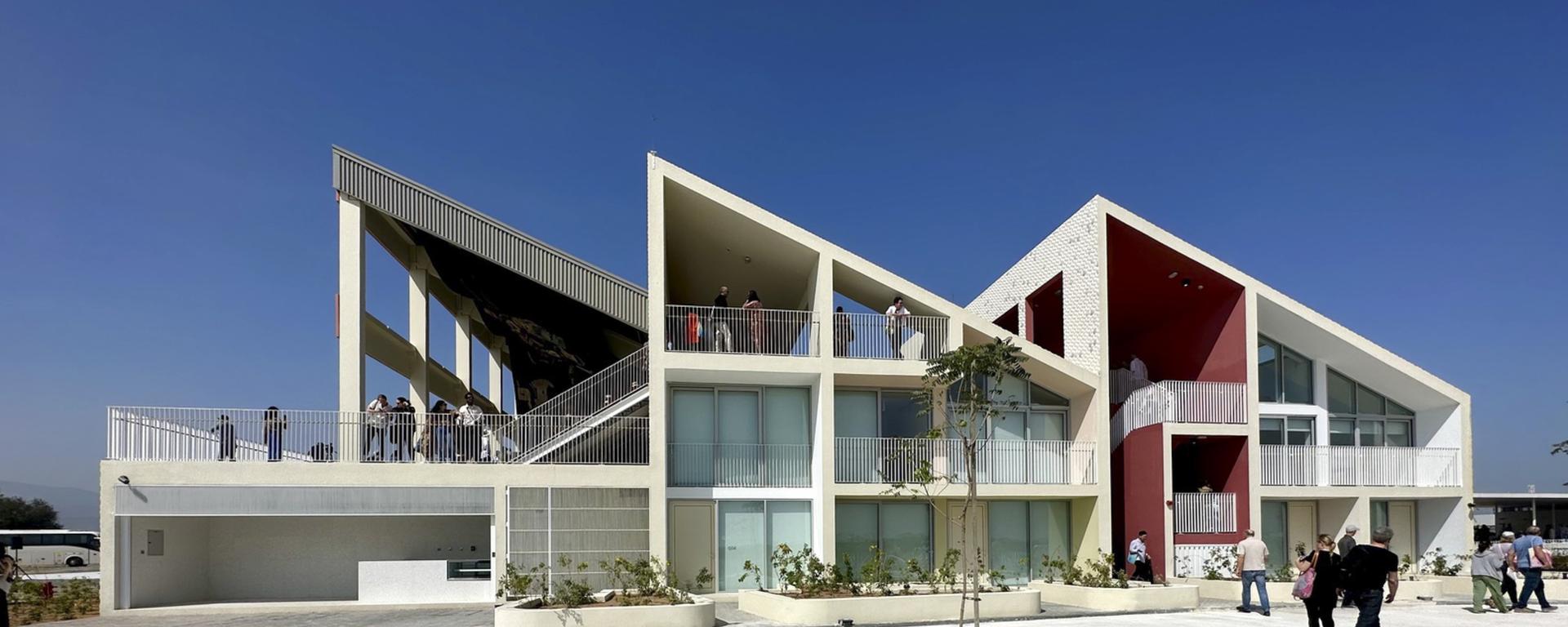El estudio peruano de arquitectura que diseñó un imponente centro cultural en los Emiratos Árabes 