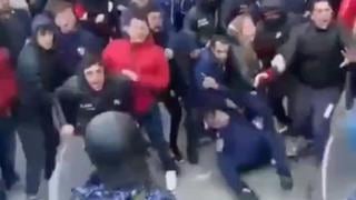 Tras el empate de Independiente vs. Rosario: hinchas del cuadro rojo se enfrentaron a las autoridades | VIDEO