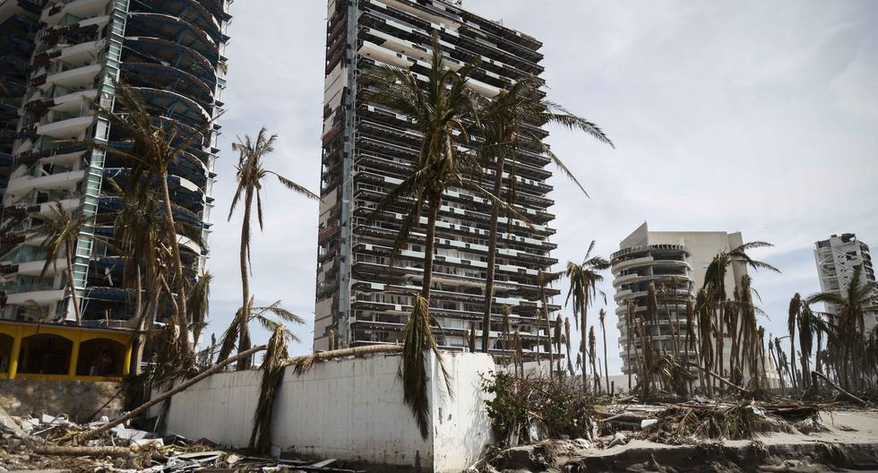 Vista de los daños causados ​​por el paso del huracán Otis en Acapulco, estado de Guerrero, México, el 28 de octubre de 2023. ( Foto de Rodrigo OROPEZA/AFP).