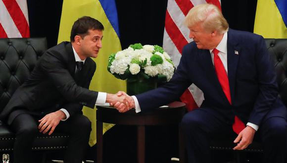 El presidente de Ucrania, Volodymyr Zelensky, negó este miércoles que haya “presionado” a alguien en su país para que investigara al exvicepresidente estadounidense Joe Biden, y añadió que el mandatario de Estados Unidos, Donald Trump, no le “empujó” a hacerlo. (Reuters).