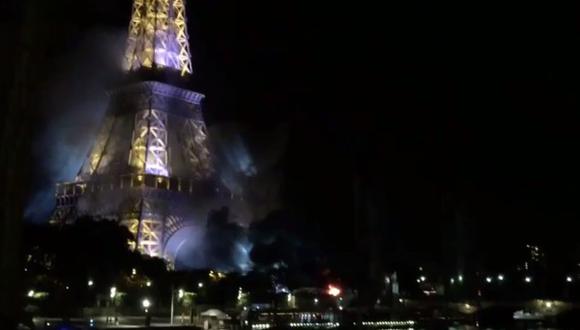 Francia: Alarma por incendio cerca de la Torre Eiffel [VIDEOS]