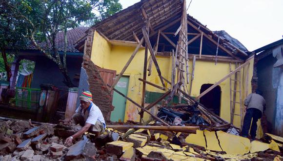 Terremoto de magnitud 6,5 dejó al menos 2 muertos en Indonesia. (Foto: EFE)