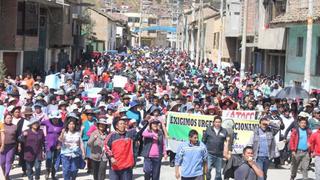 Tayacaja acata paro indefinido en demanda de su universidad