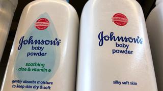 Johnson &amp; Johnson se hunde en la bolsa tras revelación de Reuters sobre su talco