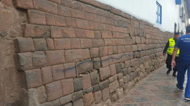 Cusco: hacen pintas en muros incas cercanos al Coricancha - 1