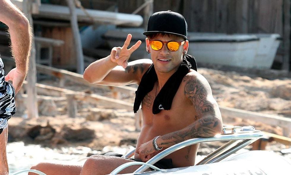 Neymar ha facturado gran cantidad de dinero fuera de las canchas. (Foto: AP)