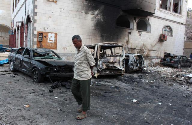 Estado Islámico ataca cerca al palacio presidencial de Yemen - 6