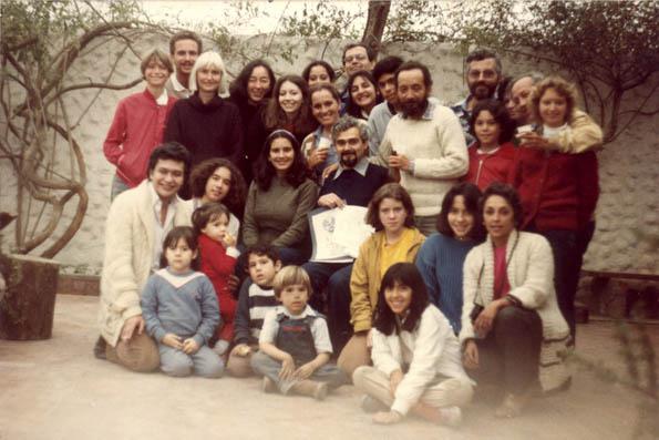 José Watanabe y su familia (Foto: Lorenzo Osores)