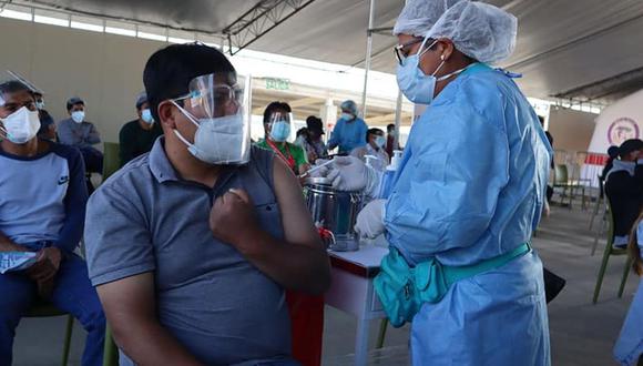 Junín es una de las regiones que también ha empezado a vacunar a los adolescentes. (Foto: Diresa Junín / Facebook)