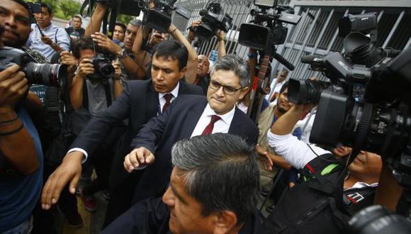 Este lunes, José Domingo Pérez encabezó una diligencia en la sede de Telefónica ubicada en La Victoria. (Foto: Francisco Neyra)