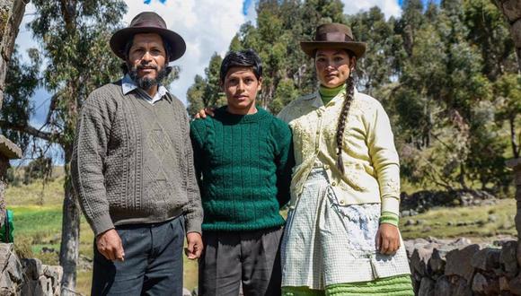 Amiel Cayo, Junior Bejar y Magaly Solier son parte del elenco de la película "Retablo". (Foto: Facebook de la película)