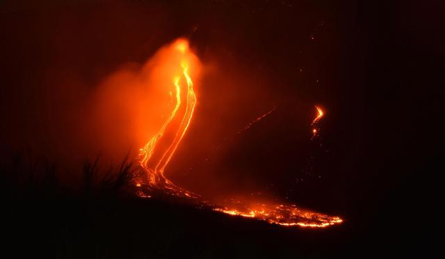 Continúa la erupción del Etna con emisión de gases y temblores. (EFE).