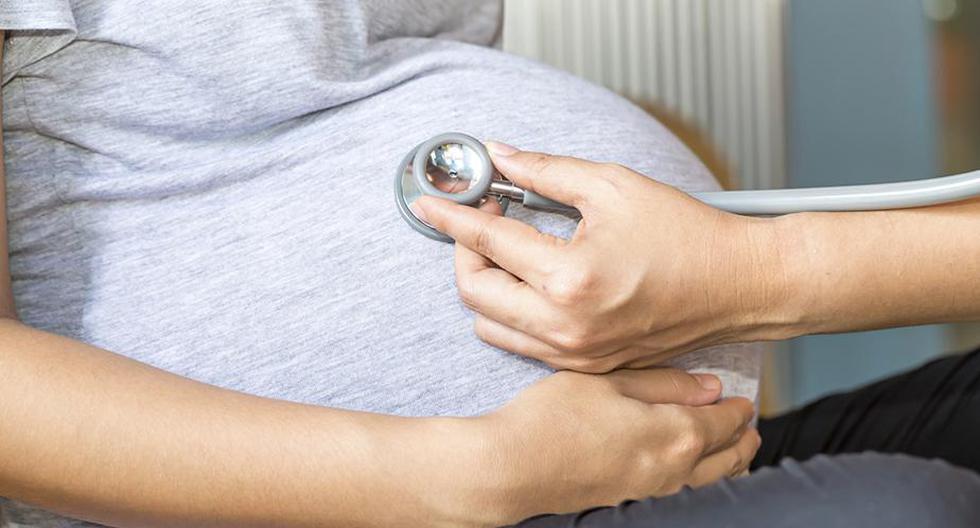 El embarazo puede ocasionar problemas fisiológicos y hormonales que afectan la tiroides. (Foto: iStock)