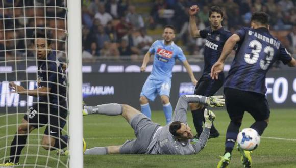 Napoli iguala 0-0 con Inter y casi asegura su pase a Champions