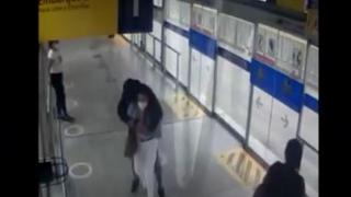Independencia: delincuente asalta a mujer en la estación Los Jazmines del Metropolitano | VIDEO