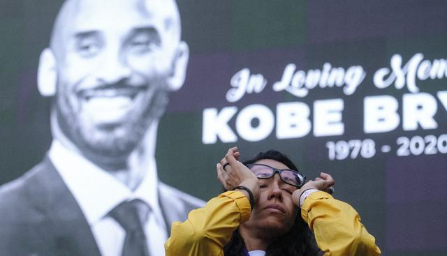 "Nunca habrá otro Kobe Bryant”: Los Ángeles llora la muerte del ídolo de la NBA. Llanto y mucho dolor se observa en las calles de la localidad estadounidense. (AP).