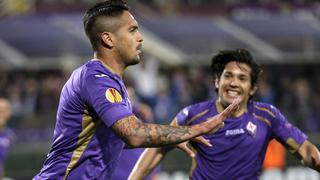 Fiorentina ganó 2-0 con gol de Vargas y clasificó a semifinales