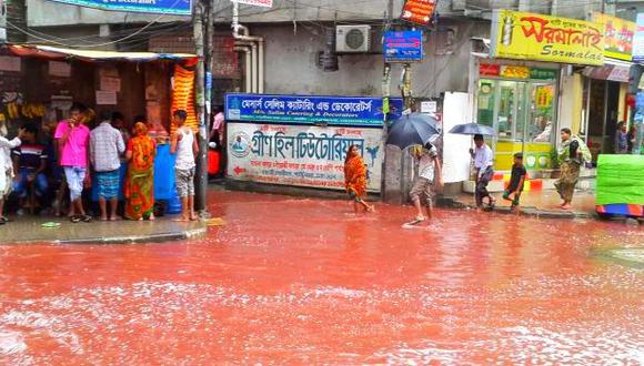 Un funcionario de la gesti&oacute;n de residuos de la Ciudad de Dacca Sur dijo que estaban trabajando para resolver el problema de la inundaci&oacute;n. (Foto: AP)