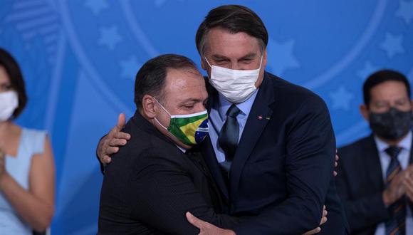 Jair Bolsonaro juramentó  al general Eduardo Pazuello como ministro de Salud de Brasil. (Foto:  EFE/ Joédson Alves).