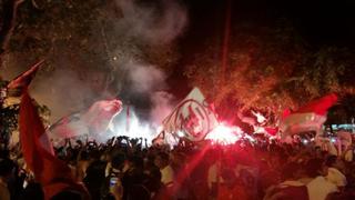 Universitario recibió multitudinario ‘banderazo’ [VIDEO]