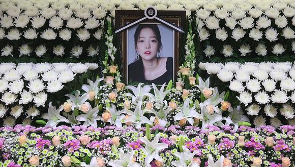 Homenaje a la artista Goo Hara, de la agrupación femenina Kara. Falleció en noviembre pasado. (Foto: AFP)