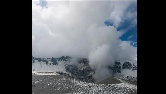 Bajo el volcán Ubinas