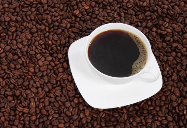 Una taza de café caliente siempre viene bien, sobre todo en las épocas de invierno   | Foto: Pixabay / Referencial (PublicDomainPictures)