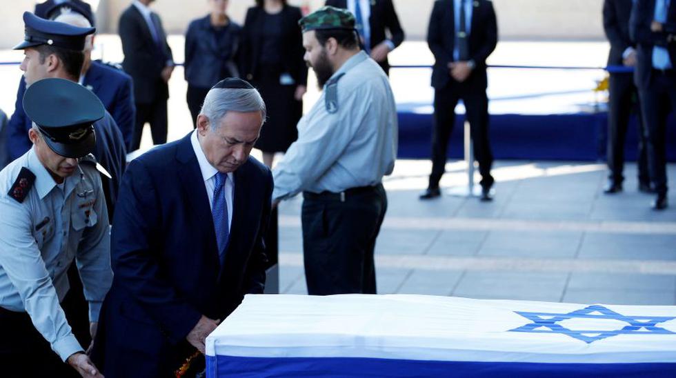 El primer ministro de Israel, Benjamin Netanyahu, junto con otros l&iacute;deres del pa&iacute;s  inici&oacute; este jueves el homenaje popular al ex presidente Shimon Peres (Foto: Reuters)