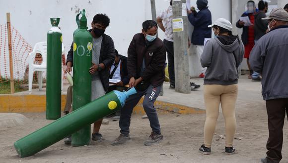 La empresa Martín, ubicada en Villa el Salvador, ofrece el servicio de recarga gratuita de oxígeno. Foto: Fernando Sangama / @photo.gec