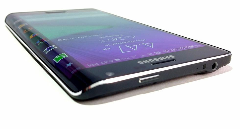 Esta es la verdadera novedad que traerá la pantalla curva del nuevo Samsung Galaxy S7 Edge. Desde ahora podrás colocar aplicaciones. (Foto: Samsung)