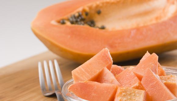 Se recomienda consumir papaya regularmente. (Foto: IStock)