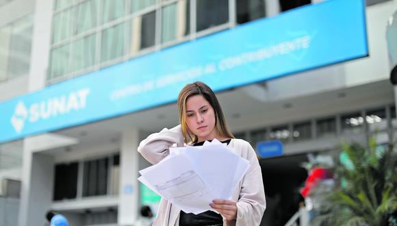 Especialistas coinciden que una rápida reactivación económica es clave para menguar la crisis fiscal. (Foto: César Bueno / GEC)