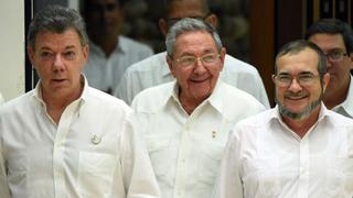 Colombia y FARC firman acuerdo que los deja a un paso de la paz