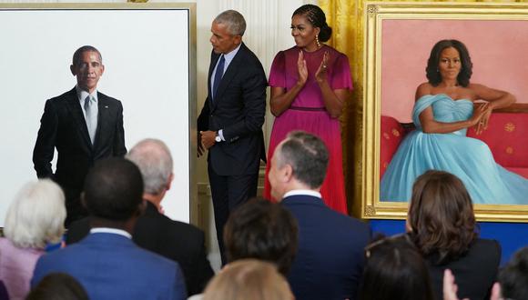 El expresidente estadounidense Barack Obama y su esposa Michelle Obama participan en la presentación de sus retratos oficiales de la Casa Blanca en el Salón Este de la Casa Blanca en Washington, DC el 7 de septiembre de 2022. (Foto de Mandel NGAN / AFP)