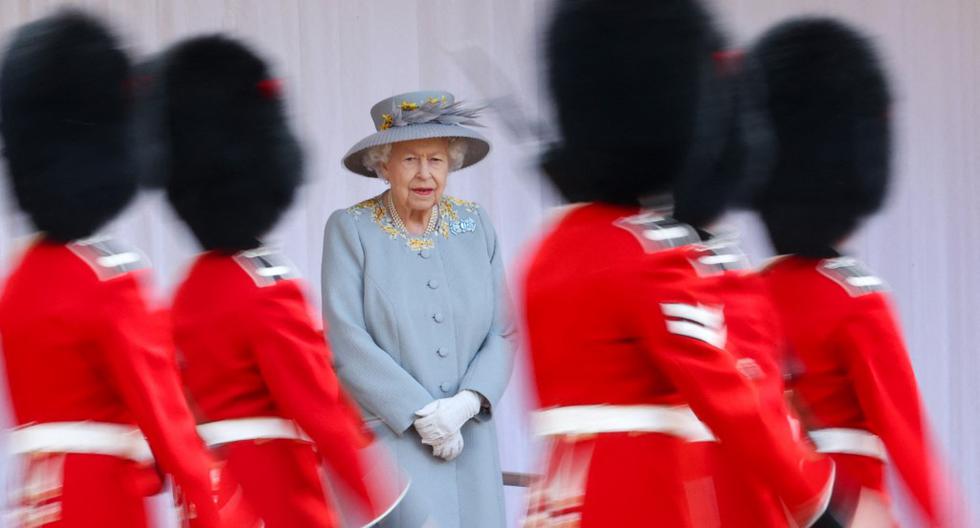 Este domingo, Isabel II habrá pasado 70 de sus 95 años como reina de los británicos, tiempo suficiente para ver al mundo cambiar en más de una ocasión. (Foto: Chris Jackson / AFP)