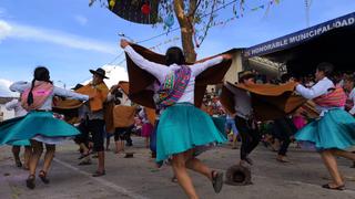 Abancay: alegría canto y color en el Carnaval Campesino de Curahuasi