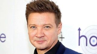 Quién es la novia de Jeremy Renner, el actor que hace de Hawkeye