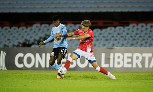 Sporting Cristal vs. Rentistas: las imágenes del partido en el Estadio Centenario | Foto: @LibertadoresBR