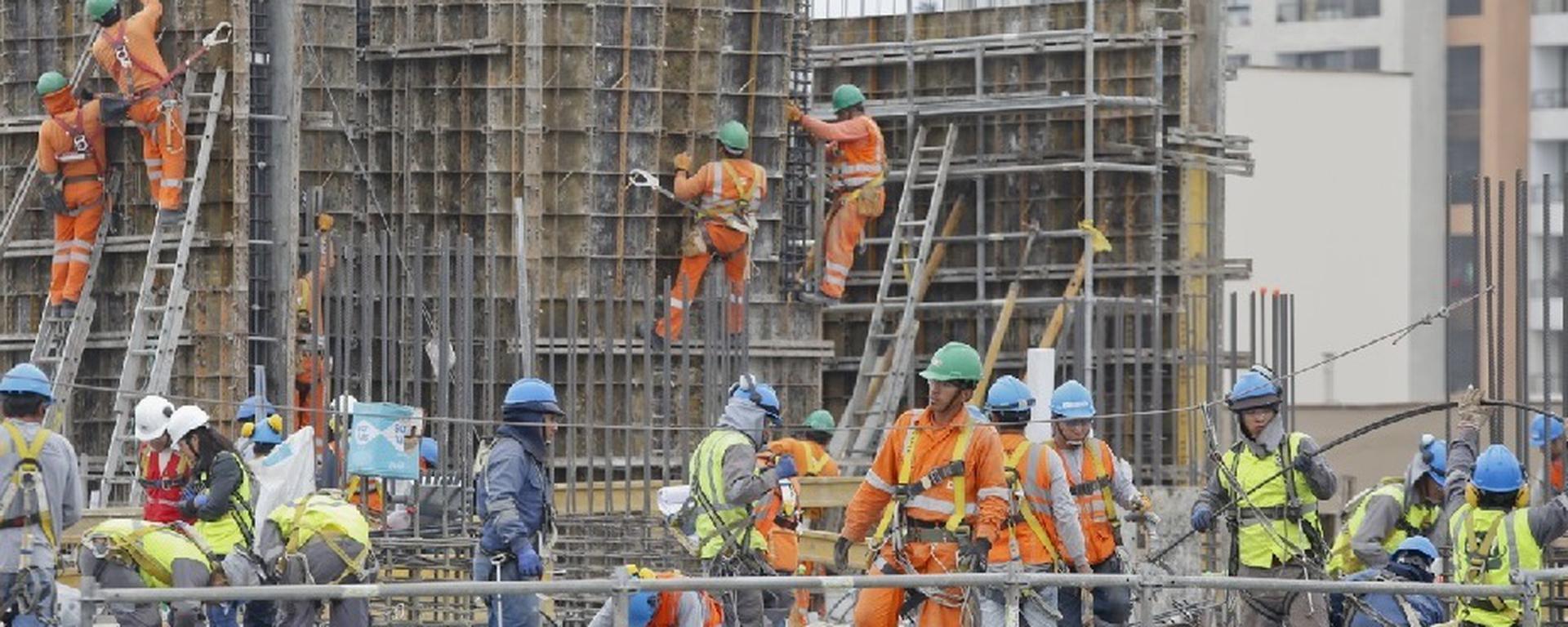 Sector construcción cerraría el año con una caída de alrededor de 3,5%, la más severa en los últimos 20 años 