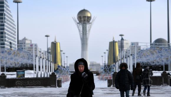 Kazajistán cambia el nombre de su capital a Nursultán en honor al presidente que gobernó el país durante 30 años. (AFP).