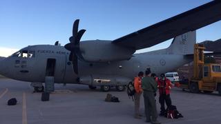 Helicóptero y avión de las FF.AA. arriban a Cusco para apoyar en extinción de incendio forestal