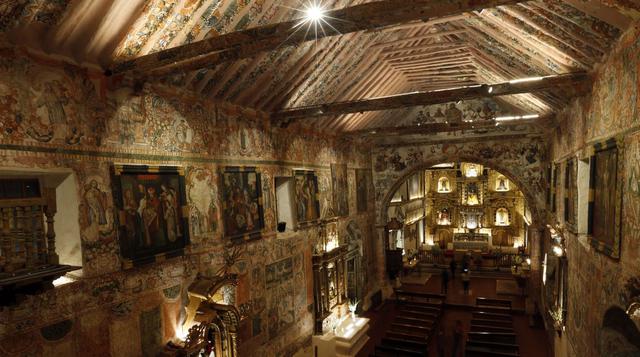 Iglesia de Huaro reabre sus puertas con iluminación ornamental - 1