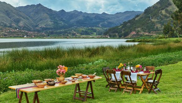 El diseño personalizado de experiencias gastronómicas vivenciales y al aire libre es una de las grandes apuestas de los hoteles en el valle del Urubamba, tal y como ocurre con este almuerzo servido en las inmediaciones del hotel Tambo del Inka.