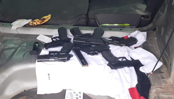 Las armas encontradas durante la intervención policial. (Foto: PNP)
