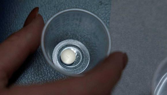 Una píldora abortiva mifepristona. (Foto: EVELYN HOCKSTEIN / REUTERS)