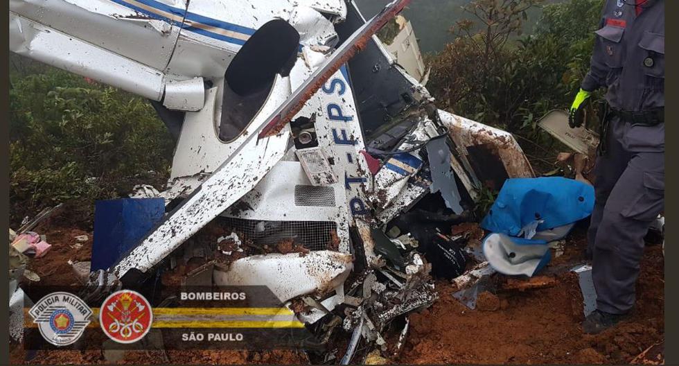 Los bomberos pudieron llegar al lugar del accidente luego de haber captado una señal de radio del helicóptero. (Foto: Twitter Cuerpo de Bomberos de Sao Paulo)